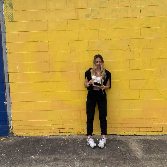 Meet your Posher, Tiffany - Picture 1 of 1